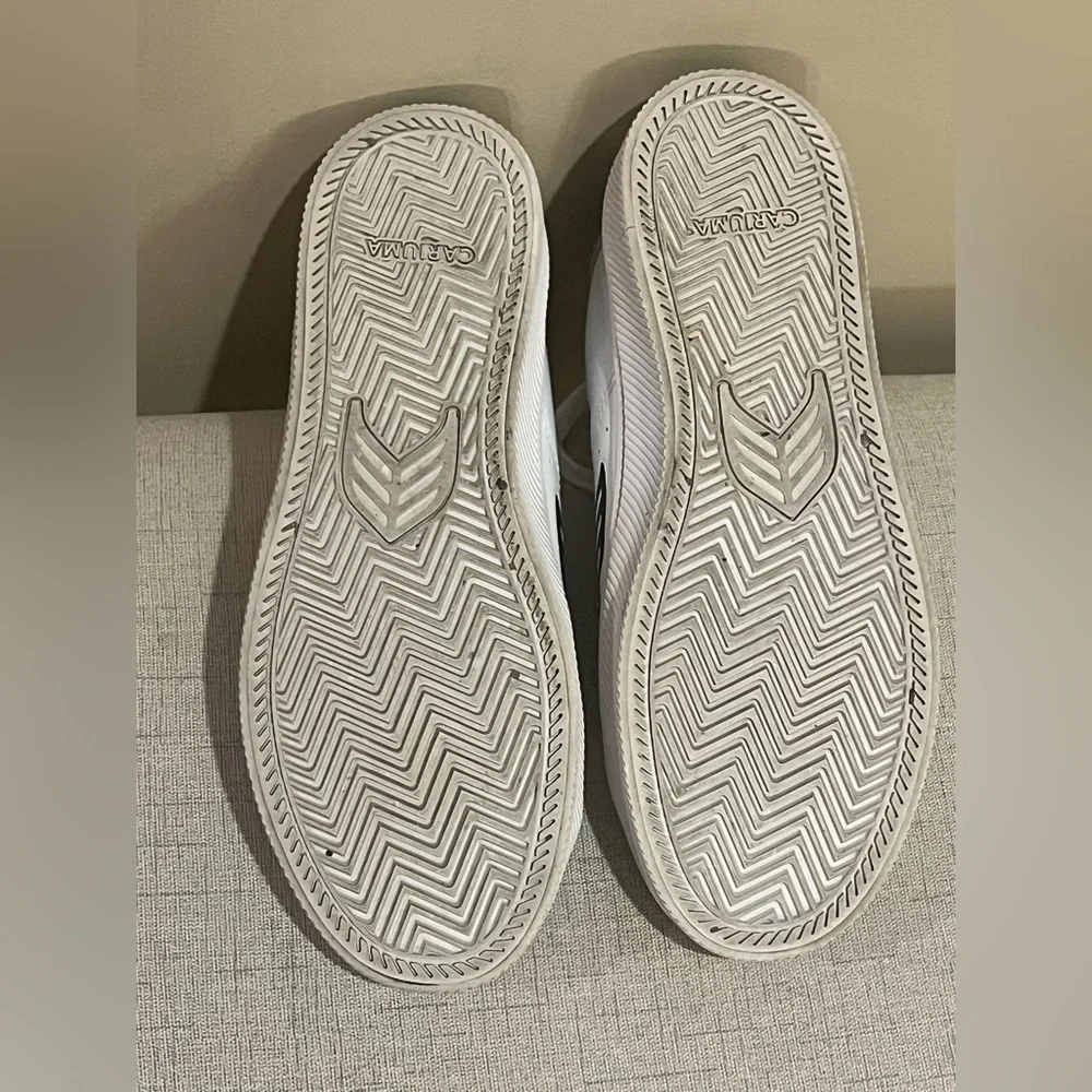 Cariuma sneakers white